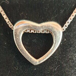 Pretty Vintage Italy Dyademo 925 Sterling Silver Petite Heart Pendant Necklace